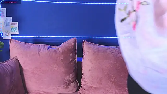  feel me  online show from September 19, 1:37 am