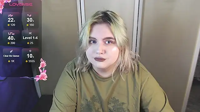 Snapshot of Alice_Bunny666 chatting on October 25, 8:05 pm Alice Bunny666 online show from October 25, 8:05 pm