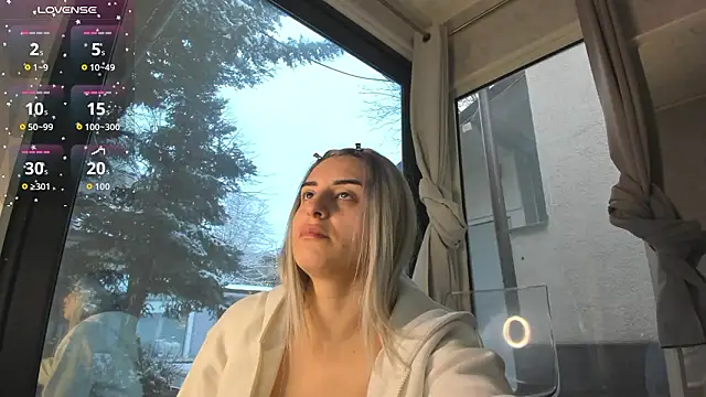 Ella Vee online show from February 11, 6:04 am