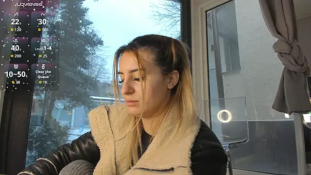 Ella Vee online show from January 16, 6:42 am