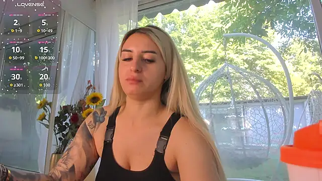 Ella Vee online show from June 11, 6:21 am