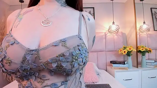 Nina Ford  online show from October 1, 10:15 pm