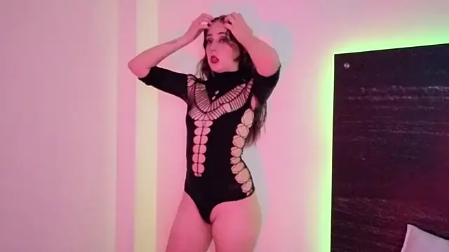 sharlot24 online show from October 4, 4:40 am