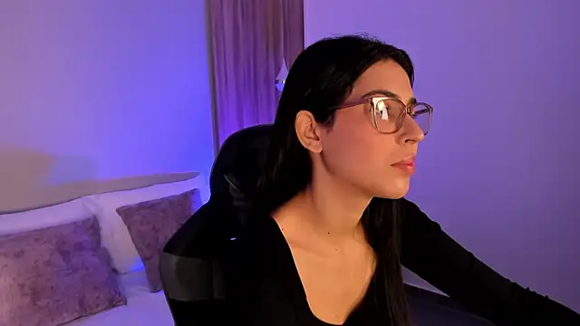 desireee  online show from November 4, 12:21 pm