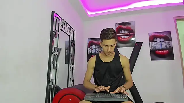 GRETTY BOYS online show from November 9, 10:33 am