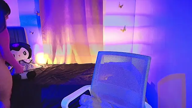 annie-russel online show from September 17, 11:03 pm