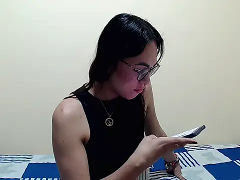 missblu online show from December 1, 2:42 pm