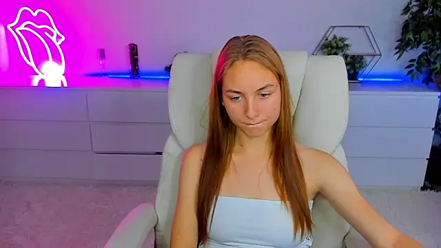 Snapshot of MilaAddams chatting on September 16, 6:32 am MilaAddams online show from September 16, 6:32 am