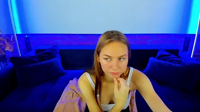 Snapshot of MilaAddams chatting on October 18, 5:54 am MilaAddams online show from October 18, 5:54 am