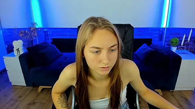 Snapshot of MilaAddams chatting on September 15, 6:21 am MilaAddams online show from September 15, 6:21 am