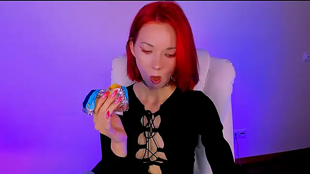 KimBoydd online show from September 18, 8:02 am