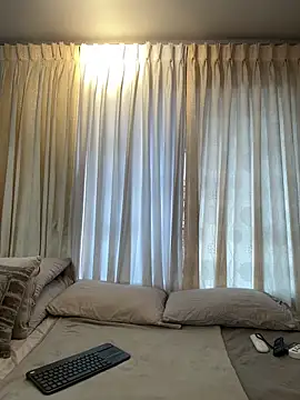 Tayler Kim online show from April 7, 6:54 pm