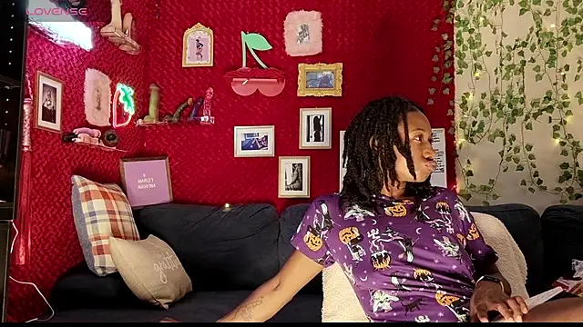 Snapshot of MarleyAquafina chatting on September 21, 2:10 am MarleyAquafina online show from September 21, 2:10 am