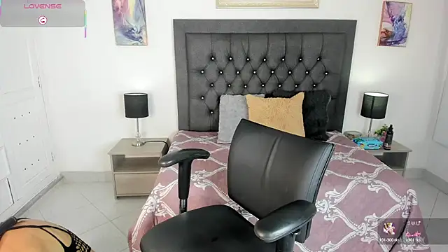 dulce fresa  online show from September 30, 10:58 pm