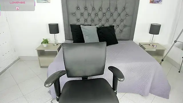 dulce fresa  online show from October 21, 12:36 am