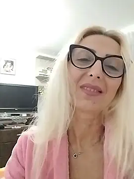  sexyBLONDE46  online show from April 14, 6:52 pm