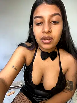  Chloe Smith online show from October 31, 2:43 pm