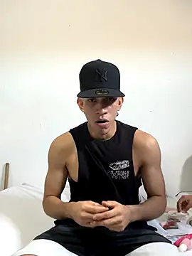 Andres-Andrea1922 online show from September 13, 9:56 pm