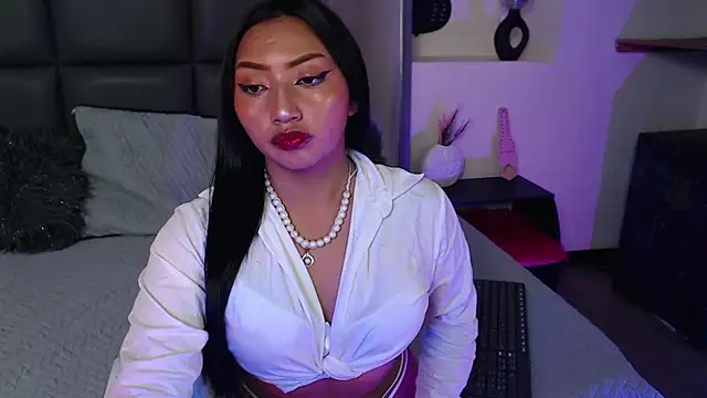 Snapshot of Isabella_Diamon chatting on September 9, 1:27 am Isabella Diamon online show from September 9, 1:27 am