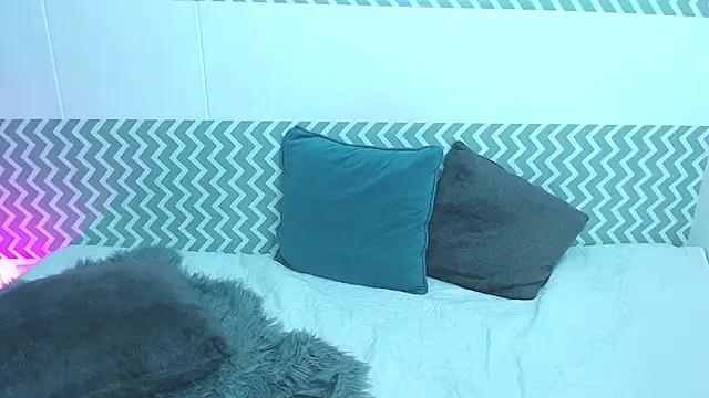 Snapshot of EmilyCoy_ chatting on October 22, 4:17 am EmilyCoy online show from October 22, 4:17 am