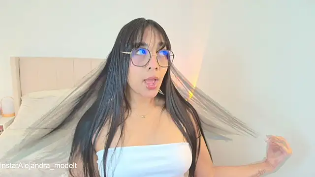 Megan ale online show from February 12, 9:05 pm