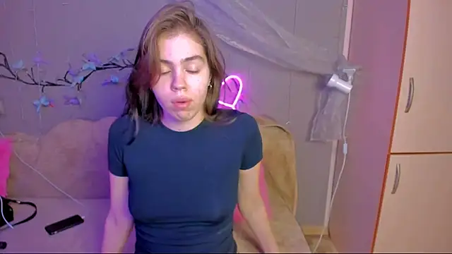 Kitty Mila online show from December 15, 11:48 am