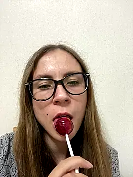 Snapshot of SophieDesire chatting on September 17, 7:45 pm SophieDesire online show from September 17, 7:45 pm