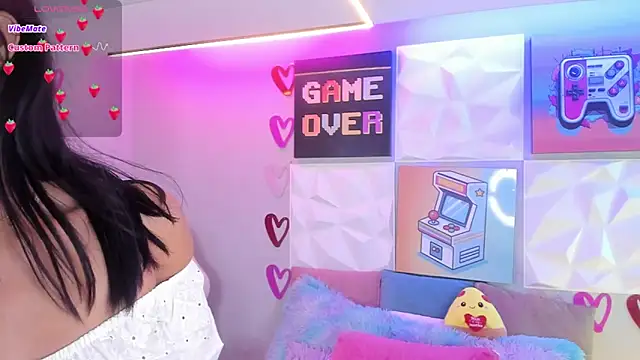 LindaWz  online show from February 5, 6:27 am