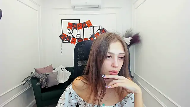 EmilyGraydis online show from October 21, 4:49 am