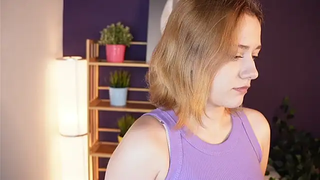 HollieCollelo online show from September 11, 3:07 am