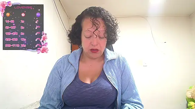 Miss Oriana online show from December 5, 6:20 pm