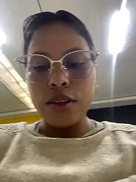 Michluxe 69 online show from April 22, 9:45 pm