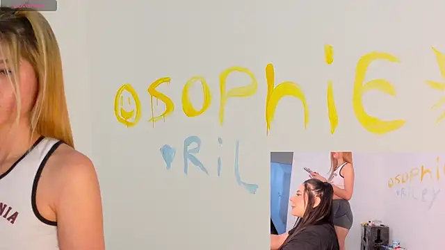 SophieCurves online show from October 18, 1:19 am