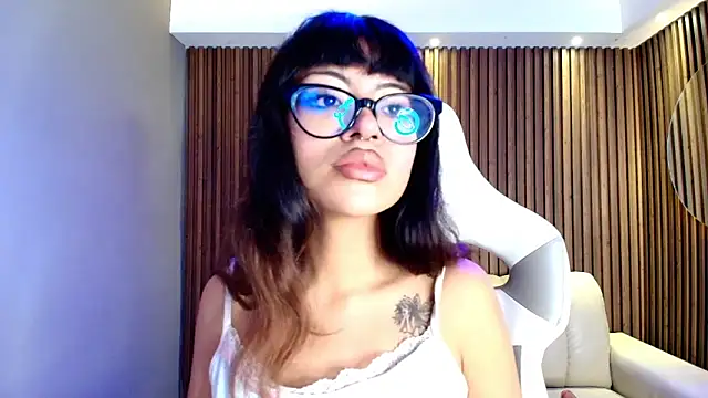 AlanaWalker9 online show from March 2, 11:39 am