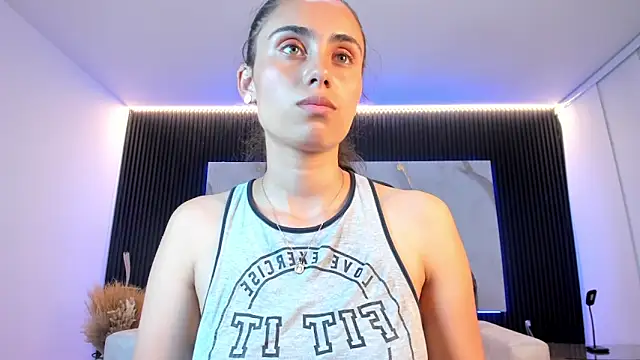 sofiapalacioss online show from November 27, 7:39 pm