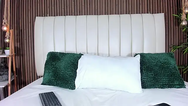 VanessaLogan online show from November 8, 5:29 pm