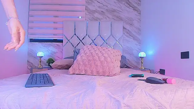 collet 1 online show from November 20, 12:06 pm