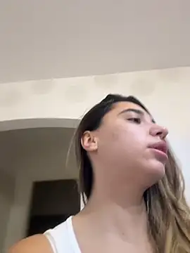 ItalianGirl online show from November 20, 10:11 pm