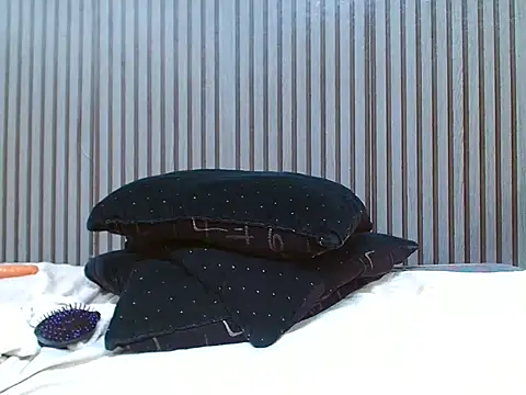 ROYALASS25 online show from March 26, 11:45 am