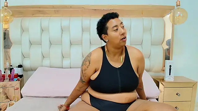 TiffantyAndStacy online show from February 16, 7:58 pm