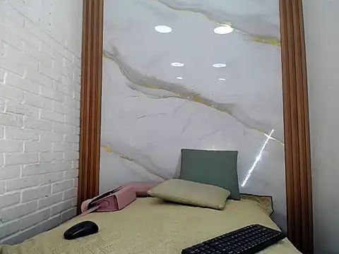 Penelopee Rouse online show from September 20, 10:41 pm