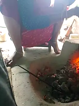 CUTE-004 online show from January 8, 5:11 am