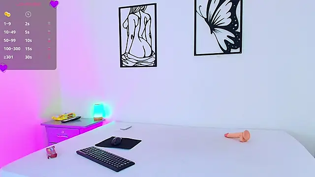 DARELYN REED  online show from September 30, 8:24 pm