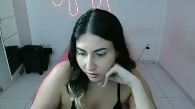 ApenasLys online show from November 8, 2:27 am