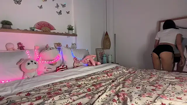 keirasworld online show from November 7, 12:27 am