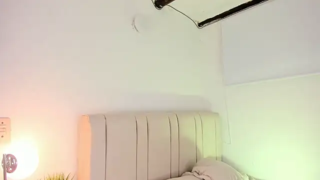 HilaryBlaze online show from September 13, 2:41 am