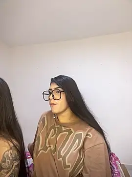 Sweet and Rous0 online show from December 17, 3:00 am