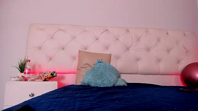 Ambeer fox  online show from January 8, 1:04 pm