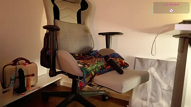 GingerAleMILF online show from November 4, 5:18 pm