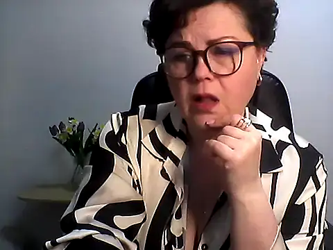 EllaLove2277 online show from March 6, 6:41 am